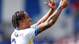 Chelsea sign Brazilian Pedro from Brighton