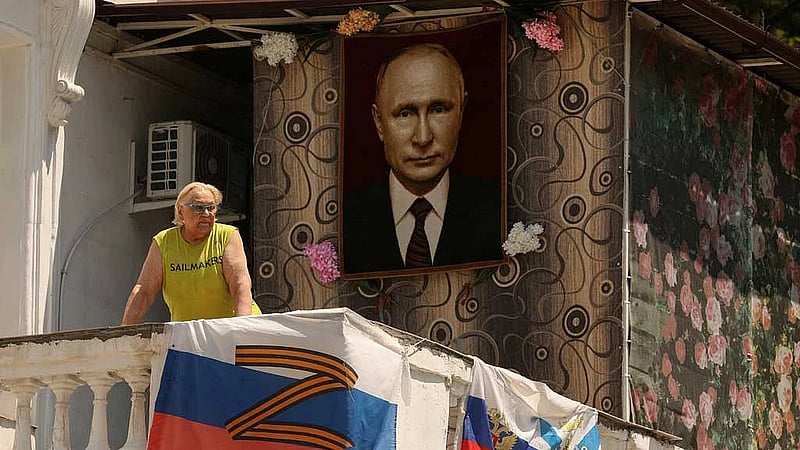 Putin approves big revamp of Russia's navy, Kremlin aide says