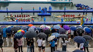 Chinese travel more during Dragon Boat holiday but spending lags