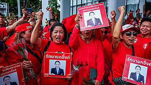Thousands demand Thai prime minister quit over border dispute