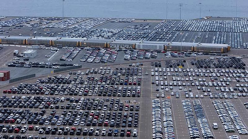 Trump presses ahead with auto tariffs, ratcheting up trade war