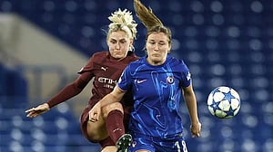 Chelsea knock out Man City to reach women's Champions League semis