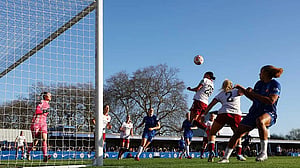 Sluggish Man City drop points in WSL title chase