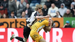 Gordon red card huge blow for Newcastle League Cup hopes