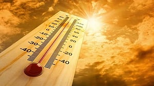 Heatwave sweeping across 3 divisions, 4 districts but likely to cool down, says BMD