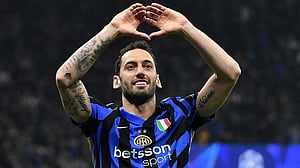 Inter ease into quarter-finals with 2-1 win over Feyenoord