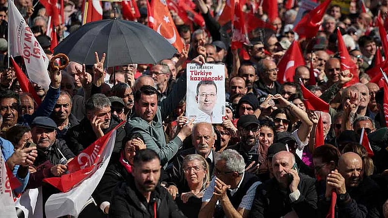 Large crowds rally in Istanbul over jailing of Erdogan's main rival