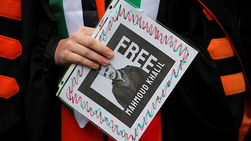 Judge extends ban on Palestinian Columbia student's deportation from US