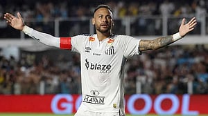 Neymar returns to Brazil squad after stellar form at Santos