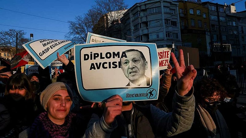 Erdogan slams protests over jailing of Istanbul mayor as 'movement of violence'