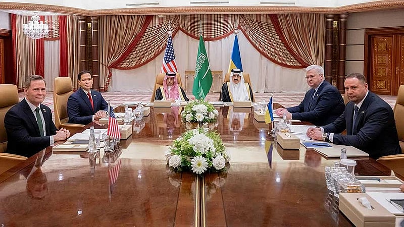 US and Ukraine hold Jeddah talks after major drone attack on Russia