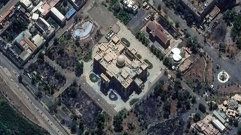 Sudan army surrounds Khartoum airport, sources say, in battle for capital