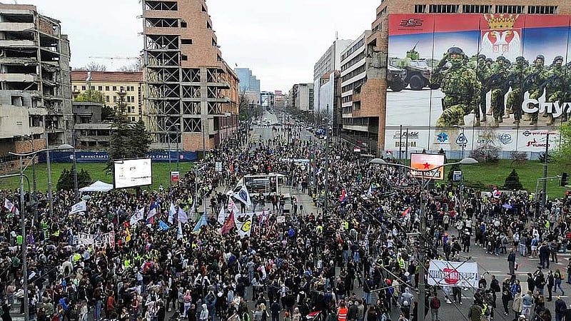 Thousands protest against Kushner's Serbia project, commemorate NATO bombing victims