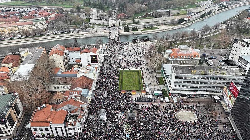 Serbians hold silent protest to honour railway station victims