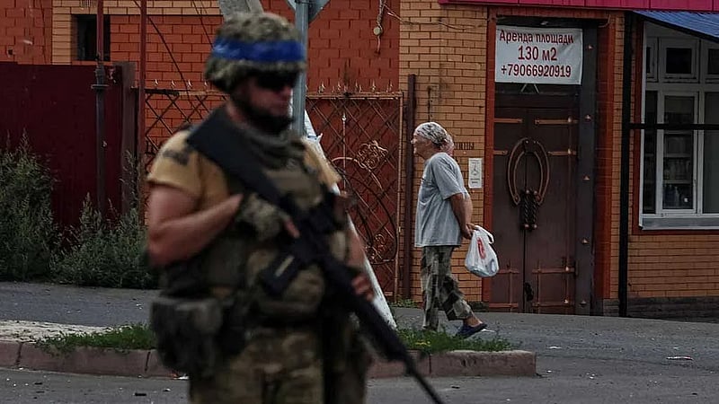 Russian soldiers creep through gas pipeline to strike Ukrainian forces in Kursk, bloggers say