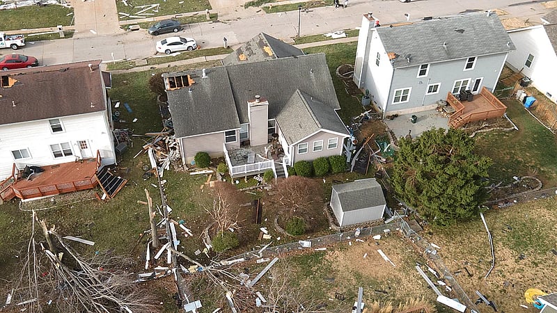 Large area of US under tornado watch, at least 34 people dead