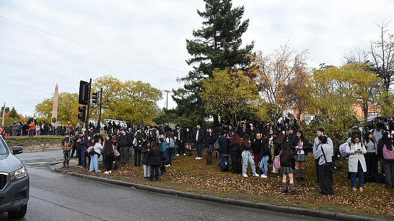 Earthquake strikes off Chile's southern coast, sparking tsunami threat