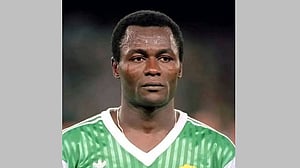 Emmanuel Kunde, linchpin of Cameroon's 1990 World Cup team, dies aged 68