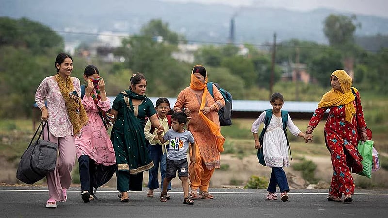 Villagers evacuated from line of fire along India's border with Pakistan