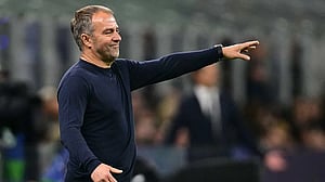 Barca coach Flick fumes over refereeing decisions in defeat at Inter
