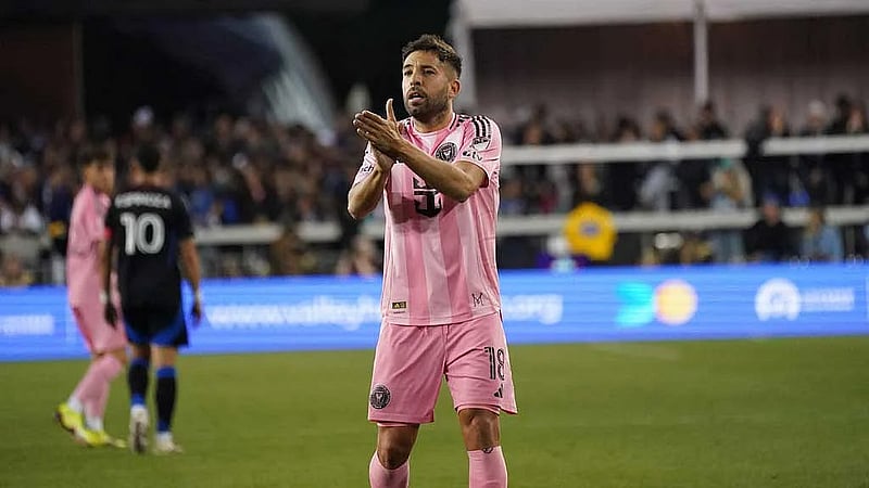 Inter Miami extend D Jordi Alba through 2027