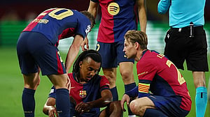 Barcelona's Kounde set to miss crucial games with hamstring injury