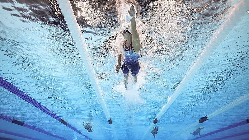 American Ledecky breaks own 800m freestyle world record