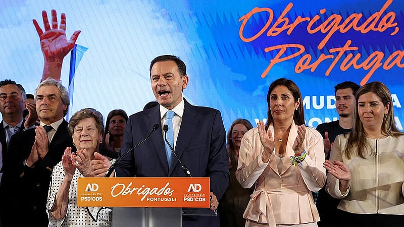 Portugal's ruling centre-right alliance wins election, misses majority
