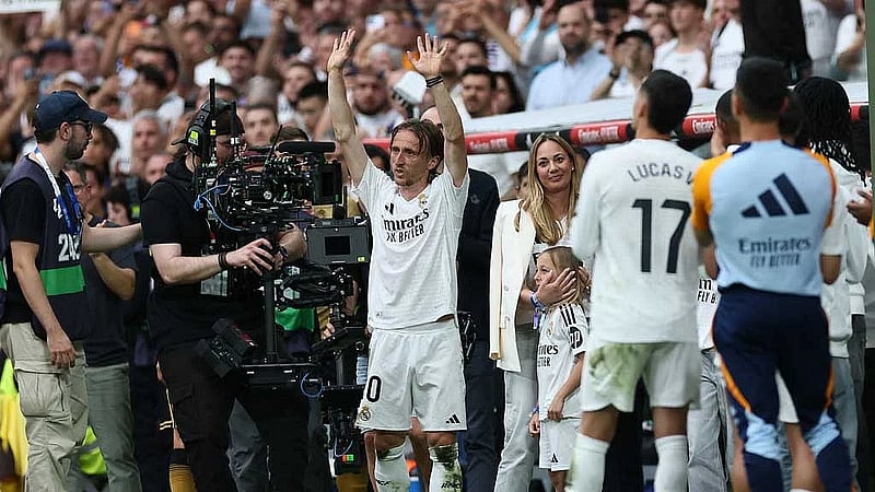 Real Madrid beat Real Sociedad as Bernabeu bids farewell to Ancelotti, Modric