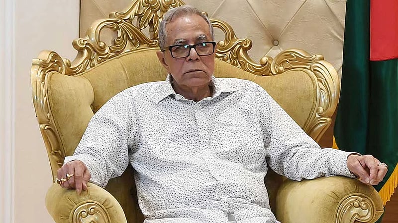 Ex-president Abdul Hamid leaves Bangladesh