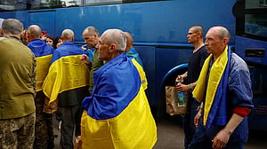 Russia and Ukraine complete largest prisoner swap