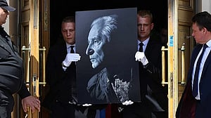 Russians pay last respects to ballet maestro Grigorovich