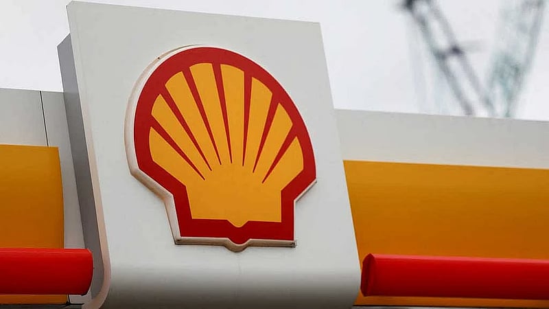 Shell is studying merits of buying BP, Bloomberg News reports