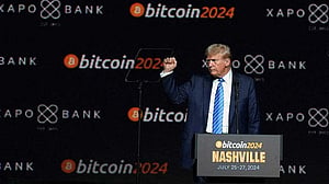 Wealthy foreign crypto investors descend on President Trump's golf club for $148 million meme coin dinner
