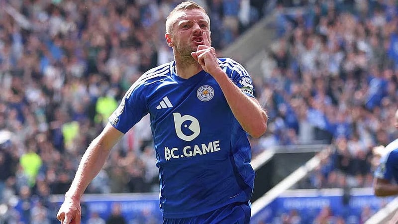 Vardy scores on farewell as Leicester beat Ipswich 2-0