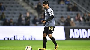 Former Arsenal, Sociedad attacker Vela retires