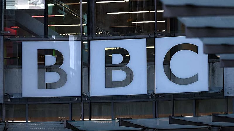 BBC chairman apologises for 'error of judgment' in Trump speech edit