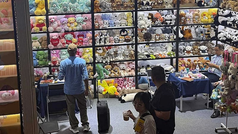 China's exports suffer worst downturn since Feb as tariffs hammer US demand