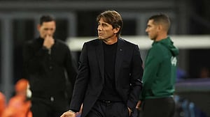 Napoli's top spot under threat as chasing pack close in