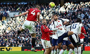 De Ligt's last-gasp equaliser snatches dramatic draw for Man United at Spurs