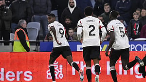 Isak's first Liverpool league goal helps Reds to vital win at West Ham
