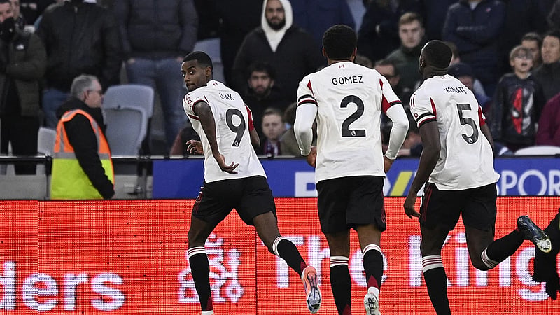 Isak's first Liverpool league goal helps Reds to vital win at West Ham