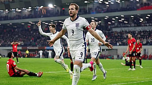 Kane double seals perfect World Cup qualification for England