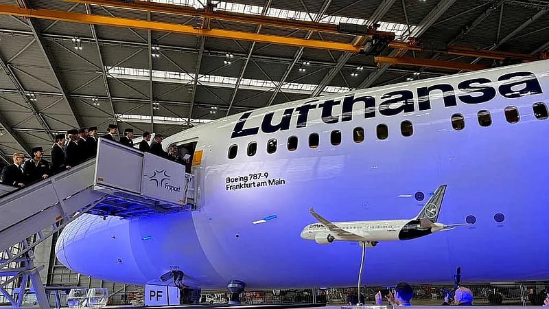 Pilots union gives Lufthansa time to resolve pensions dispute, averting possible strike