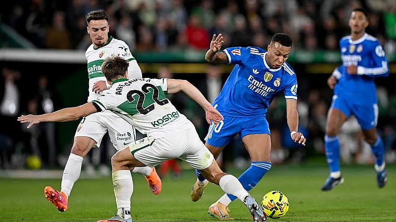 Real Madrid salvage thrilling late 2-2 draw at Elche