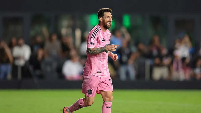 Argentina calls up Lionel Messi with Miami still in playoffs