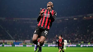 Milan edge Lazio 1-0 with Leao strike to claim Serie A top spot