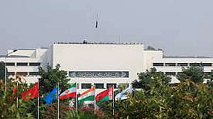 Pakistan parliament approves more powers for army chief, curbs top court