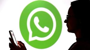 Russia threatens full ban on WhatsApp