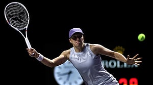Error-prone Swiatek goes down to Rybakina in WTA Finals